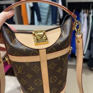 Louis Vuitton duffle  Bag - like new